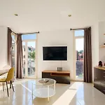 Mtb Only Couples Apartamento
